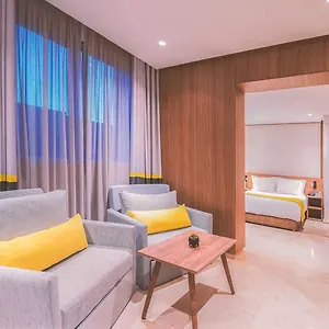 Отель Oum Palace &
